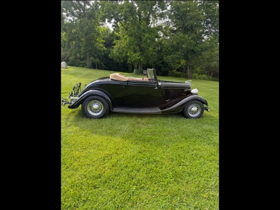 1934 Ford Cabriolet