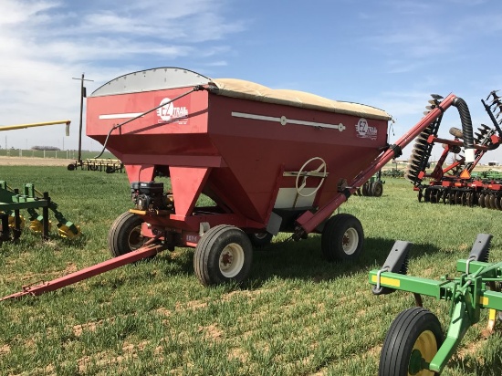 E-z Trail 3400 Grain Wagon