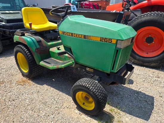 John Deere 265 Lawn Tractor