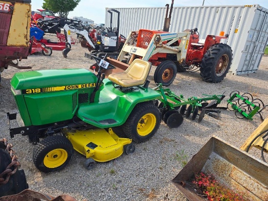 John Deere 318 Lawn Mower
