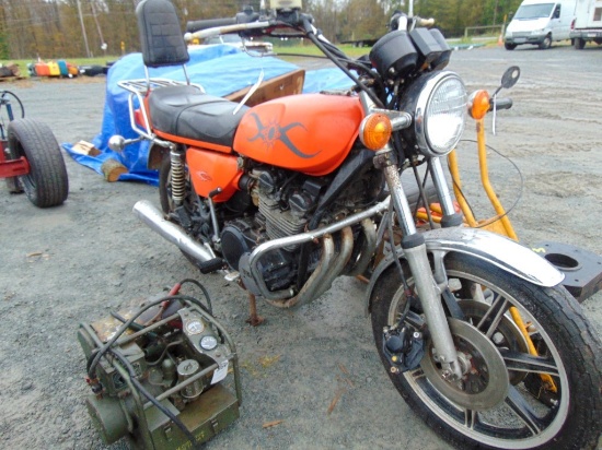 orange yamaha motorcyle