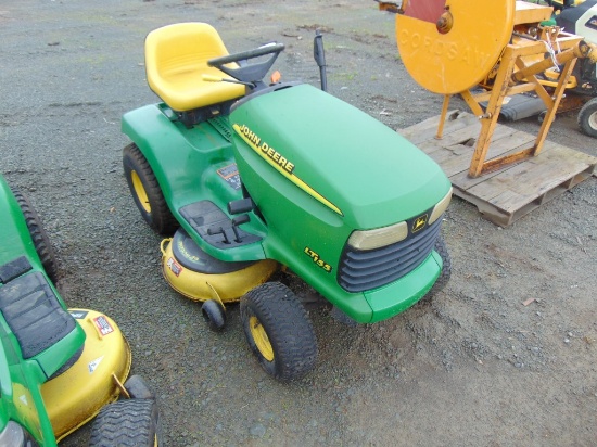 john Deere LT155 lawn tractor