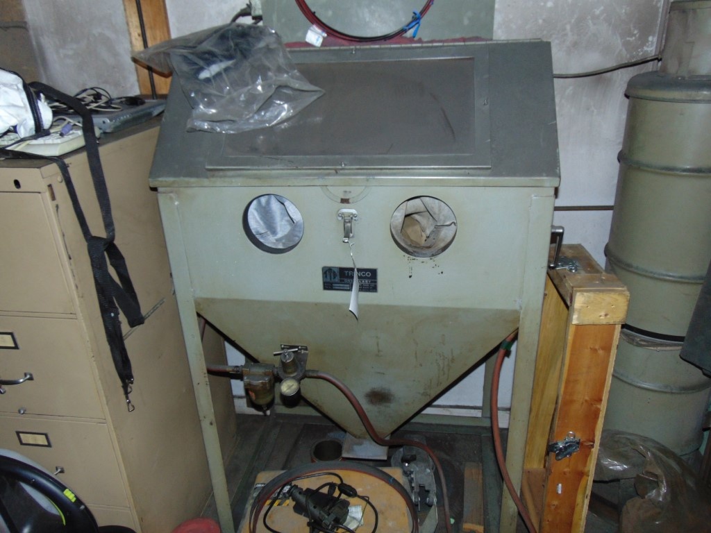 Trinco Model 56 Bp 2 Dry Blast Sand Blasting Cabinet With Vacuum