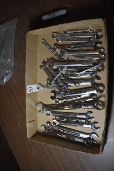 Large Group of Craftsman Standard toolsWrenches from 7/32" to 3/4"