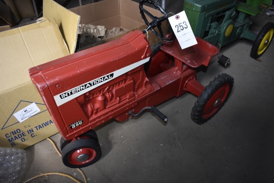 International Farmall 856 Pedal Tractor