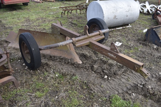 McCormick International Pull Type Hiller