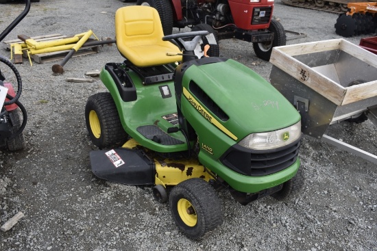 John Deere LA110 Automatic Lawn Mower