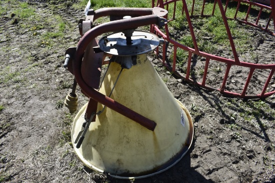 3 point fertilizer spreader