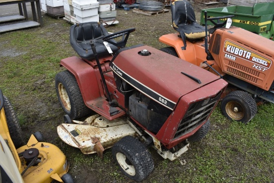 Cub 682 Lawn Tractor