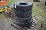 Set of 4 Definity Dakota 285/75R16 tires