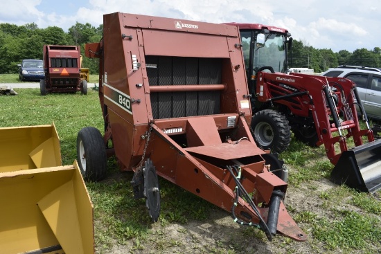 Hesston 840 Round Baler
