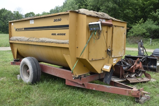 Knight 3030 Reel Auggie Manure Spreader