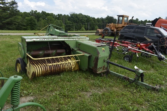 John Deere 336 Square Baler