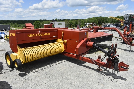 New Holland 575 Square Baler