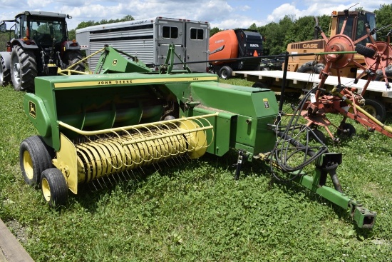 John Deere 346 Square Baler