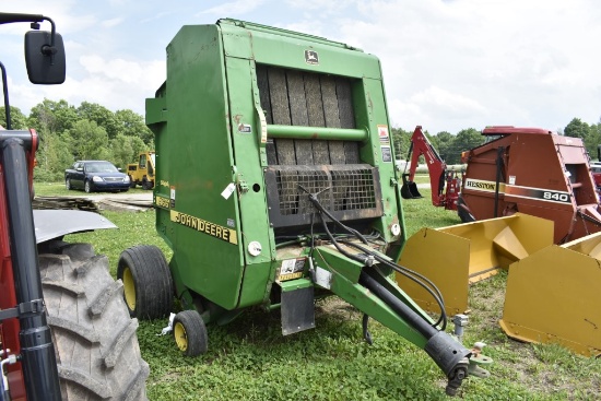 John Deere 466 Silage Special Round Baler