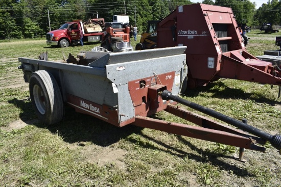 New Idea 3715 manure spreader
