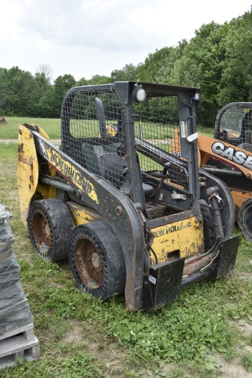 New Holland L215 Skid Steer