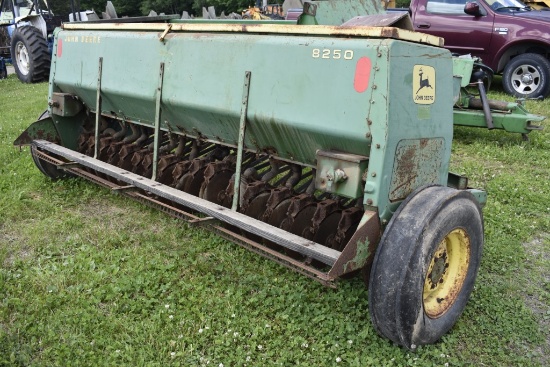 John Deere 8250 Seed Drill