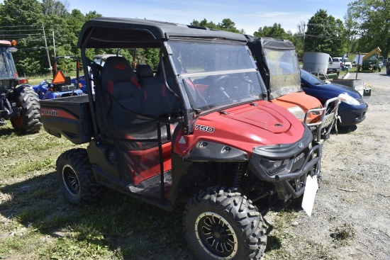 Mahindra Retriever 750 side by side