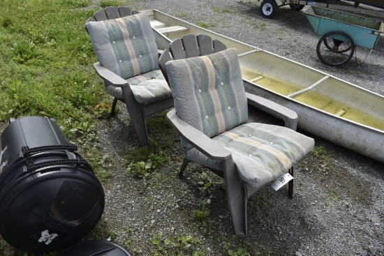 2 Chairs with Cushions