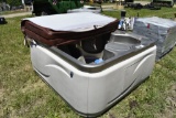 6' x 6' hot tub with cover