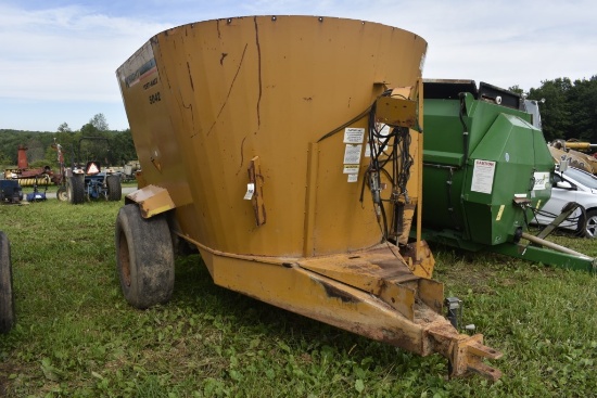 Kuhn Verti-Maxx 5042 TMR mixer