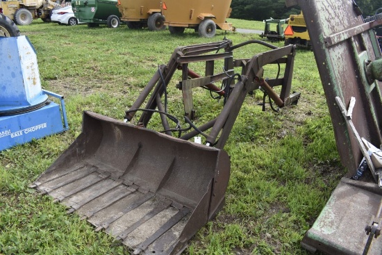 IH gas tractor loader