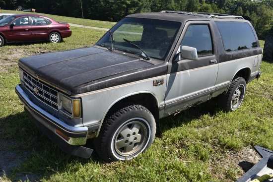 Chevy Blazer 4x4 car