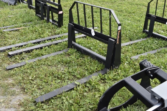 New Tomahawk quick attach pallet forks 2800 lb capacity