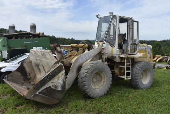John Deere 444G articulating loader