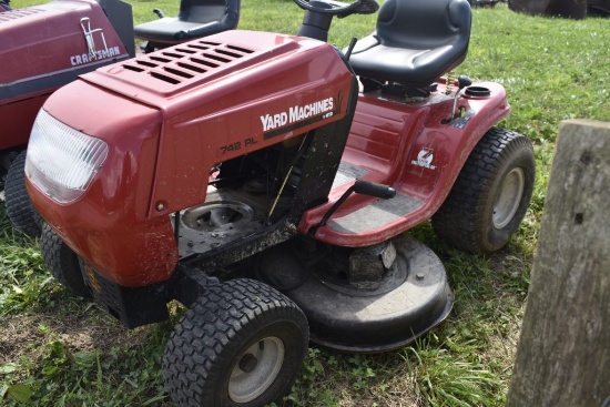 Yard Machines 742 RL lawn tractor