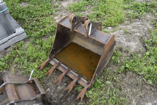 30" TAG Excavator Bucket for 10-12k Machine