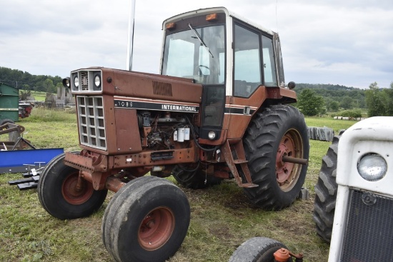 International 1086 Tractor