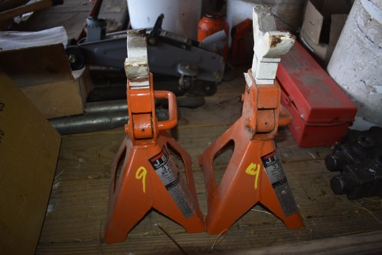 pair of like new Jet 3 ton jack stands