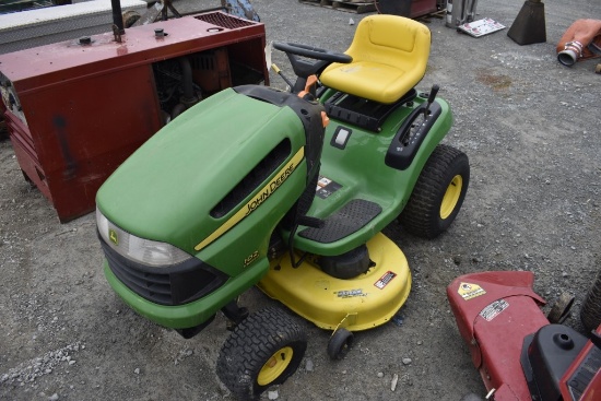 John Deere 102 Lawn tractor
