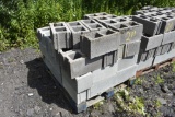Pallet with approx. 50 cinderblocks
