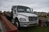 2005 Freightliner roll back, Manual Trans,