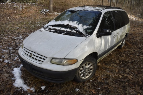 2000 Chrysler Grand Voyager van