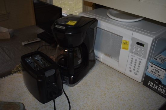 Kenmore Microwave, Proctor silex coffee pot and toaster