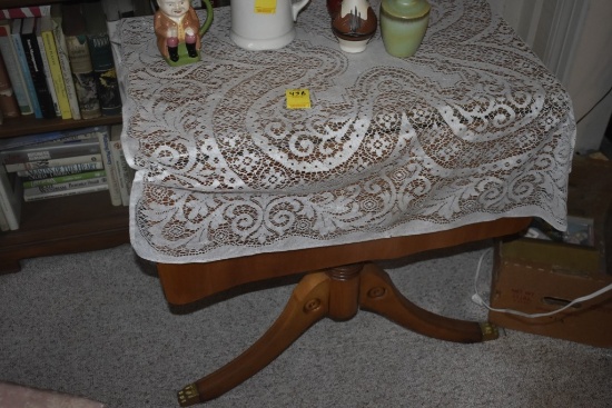 Drop leaf table that might need a little work