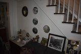 Plates, Pictures, Stuffed animals and nice lamp