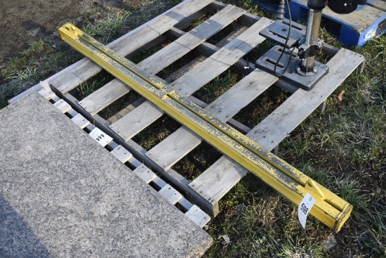 Material Lift Bar