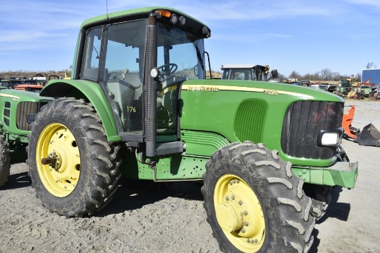 John Deere 7320 Tractor