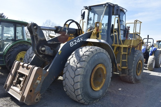 John Deere 824K Articulating Loader