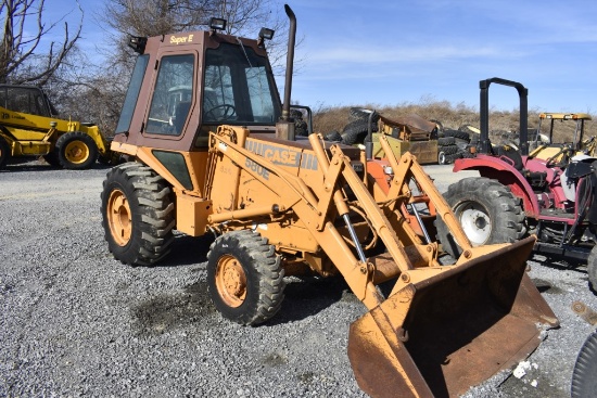 Case 580E Loader Tractor