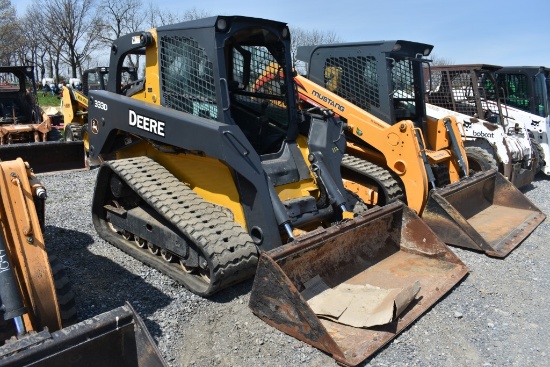 John Deere 33D Skidsteer with Tracks