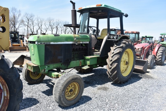 John Deere 2955 Tractor