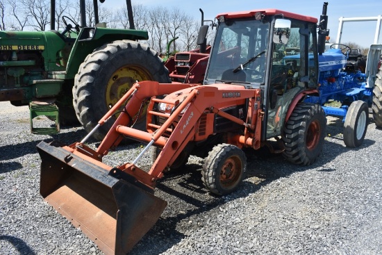 Kubota B3030 Tractor with Loader
