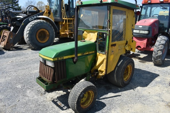 John Deere 670 Tractor